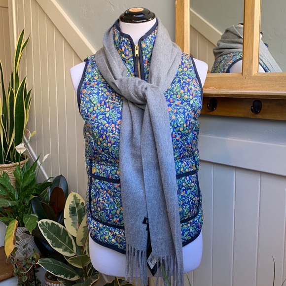 NWT Phenix 100% Cashmere Scarf in Grey - Picture 8 of 13